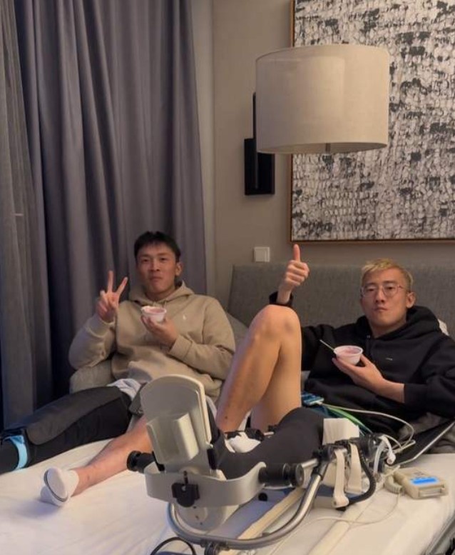 养伤搭子😂韩佳奇晒康复视频，与王振澳一同养伤