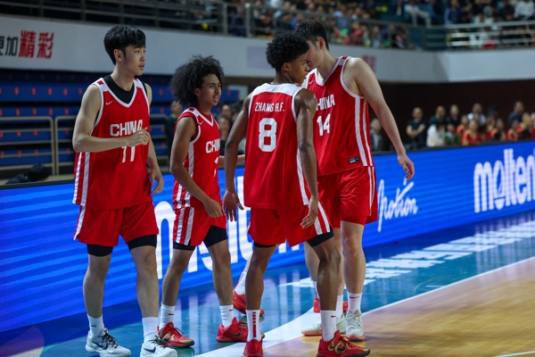 🏀杨溢6分5助7断 张博源11+5 中国男篮U19不敌埃及男篮U23