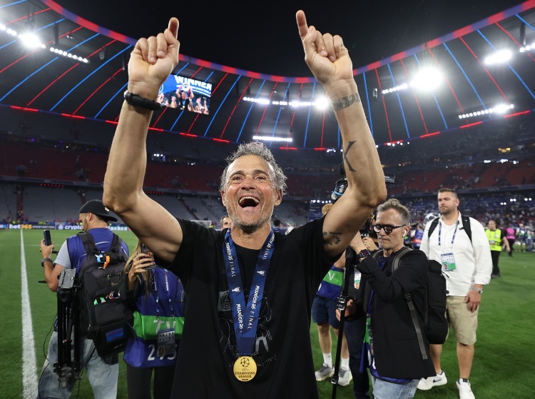 时隔十年！恩里克再度冲击世俱杯🏆，上一次是执教巴萨MSN时期