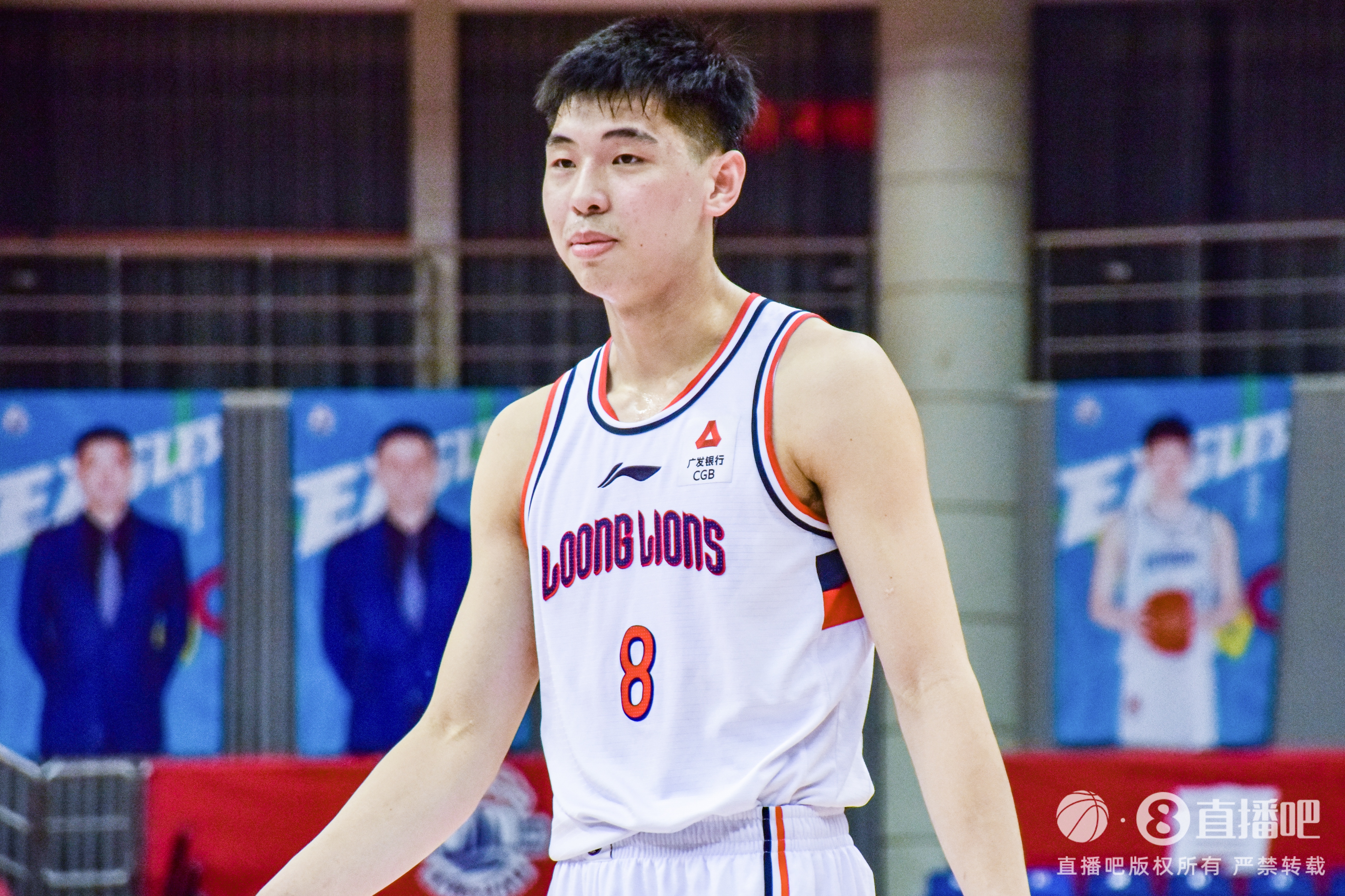 媒体人:崔永熙有意回CBA 广州就签约权转让向北控要价 谈判暂搁浅