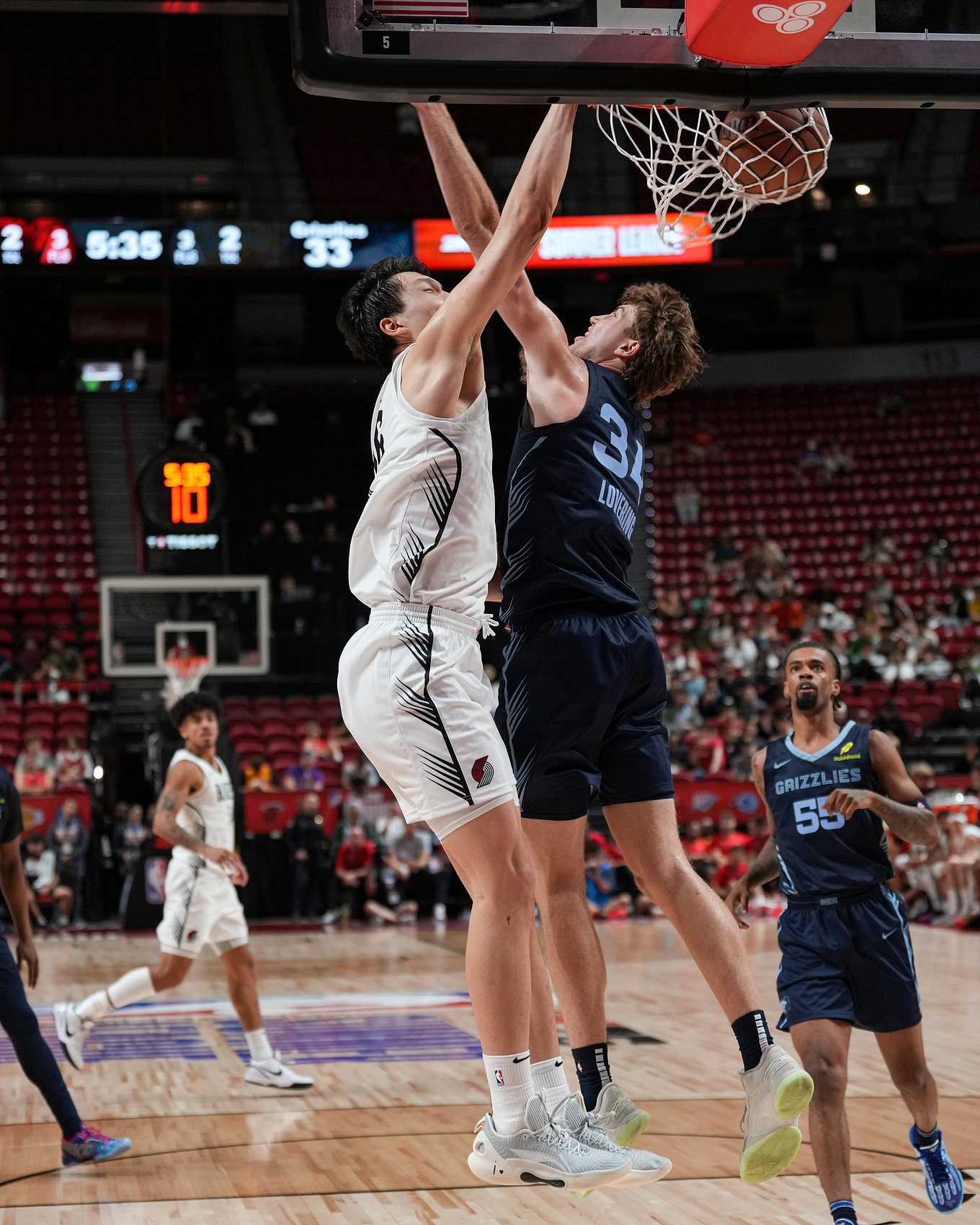 杨瀚森：感觉扣篮跳得不是很高😅在NBA有时低位打得难受&要适应