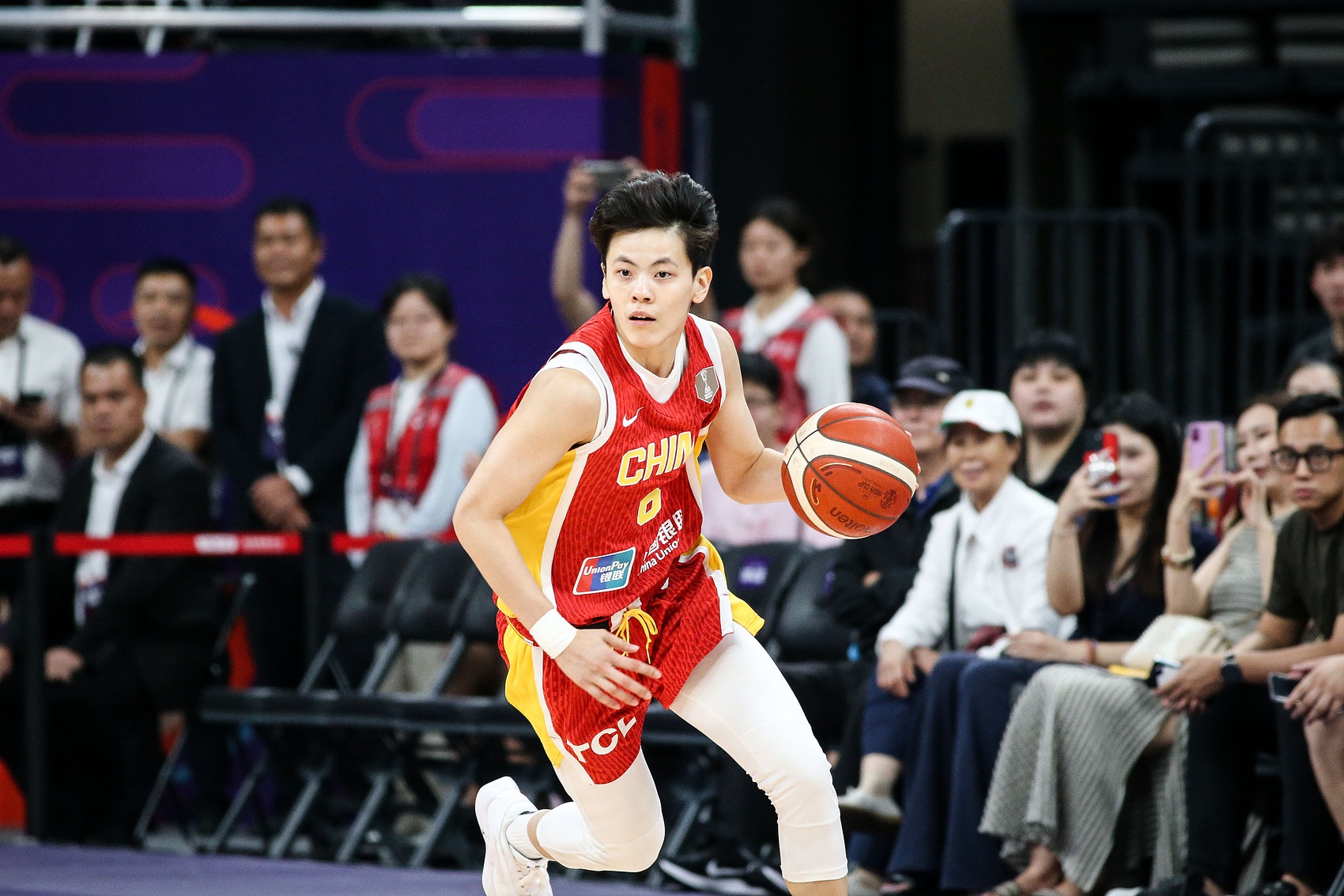 状态火热！杨舒予半场7中4拿下10分3板3助 两队唯一得分上双