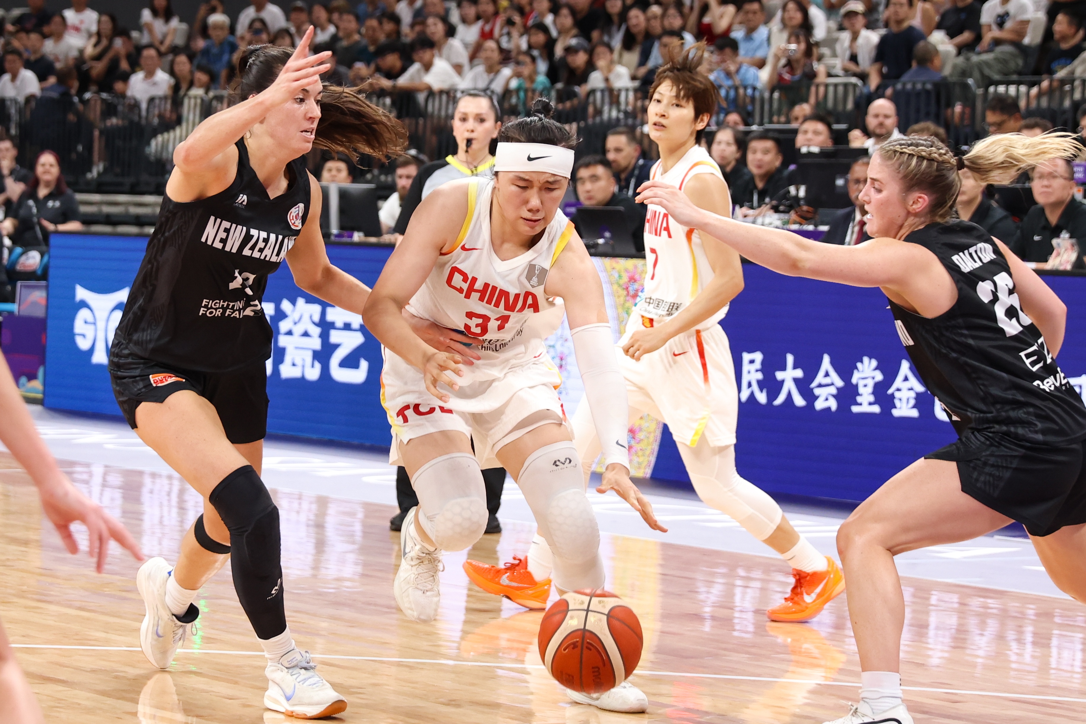 防守尖兵！贾赛琪送出5抢断 6中1拿到3分4板2助