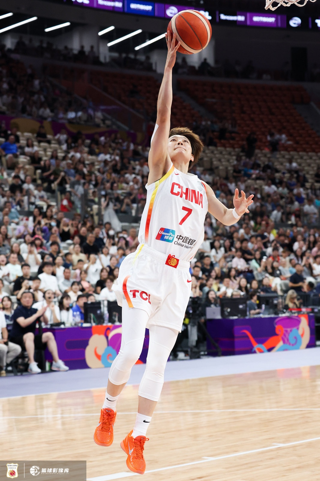 攻防给力！杨力维半场4中3高效拿下7分1板6助1断