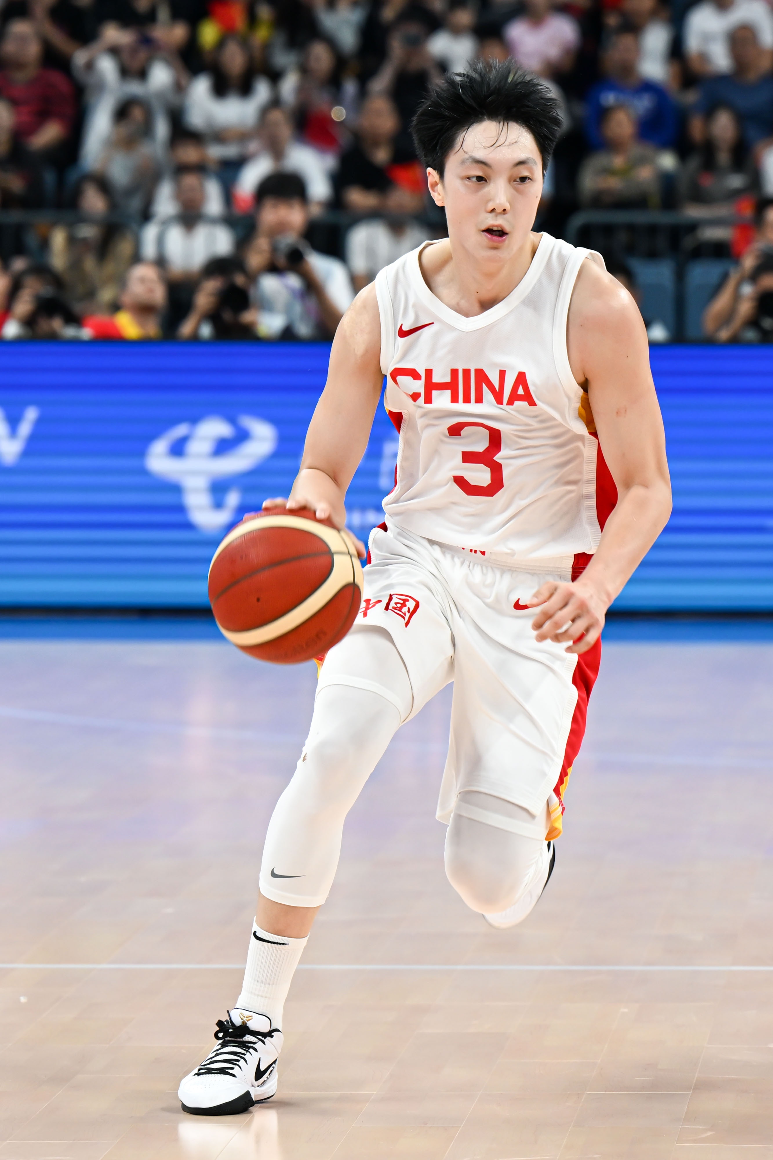 手感冰凉！胡明轩8中1&三分4中0拿到6分3板1助3断