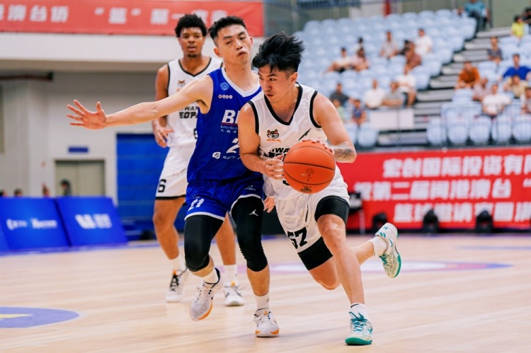 🏀同心杯-史密斯22+10 曹薰襄16分 台啤永丰云豹轻取澳门昊骏