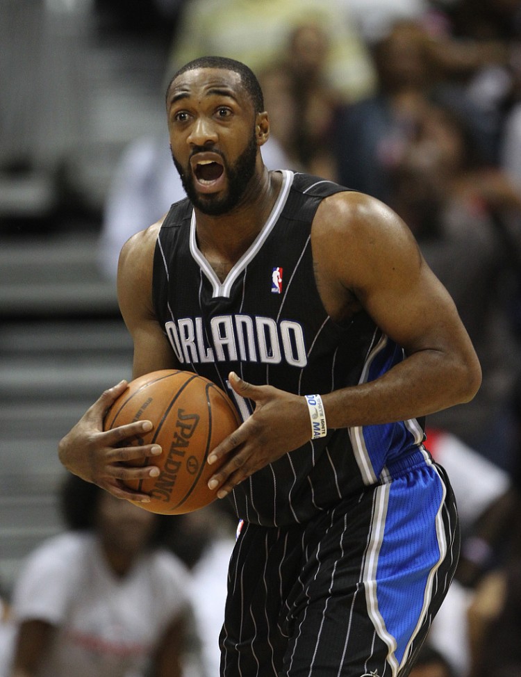 突发🚨前NBA球星阿里纳斯伙同另外五人非法经营赌博业务被捕